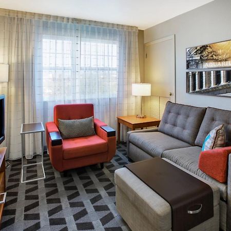 Towneplace Suites By Marriott Detroit Livonia Exterior foto