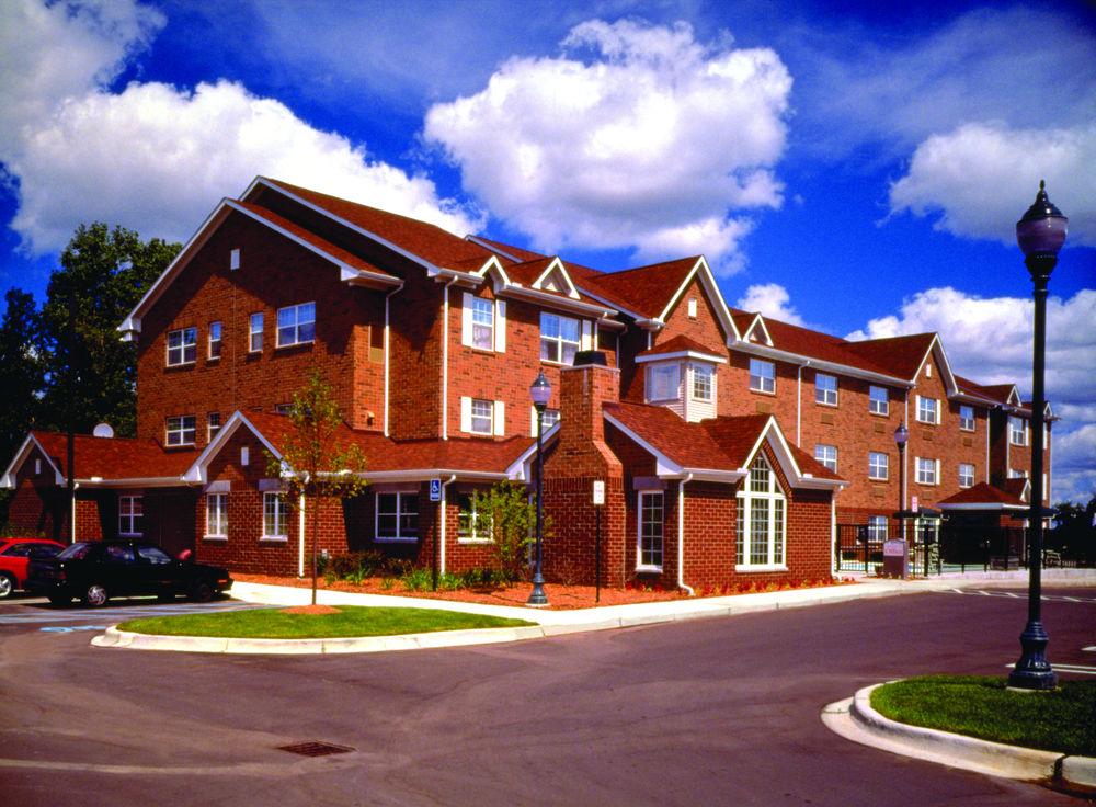 Towneplace Suites By Marriott Detroit Livonia Exterior foto