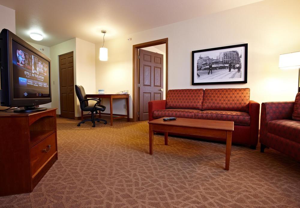 Towneplace Suites By Marriott Detroit Livonia Exterior foto