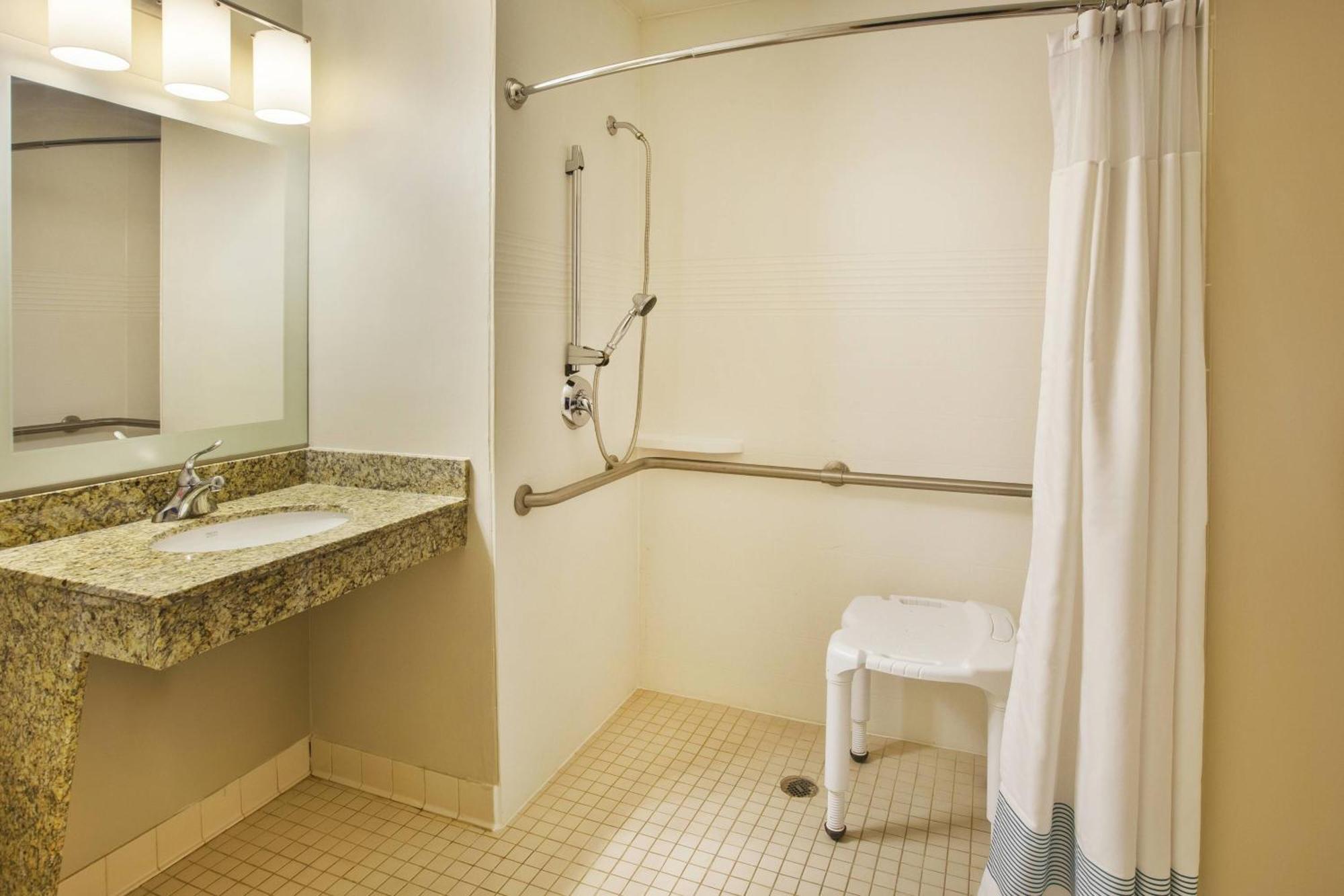Towneplace Suites By Marriott Detroit Livonia Exterior foto