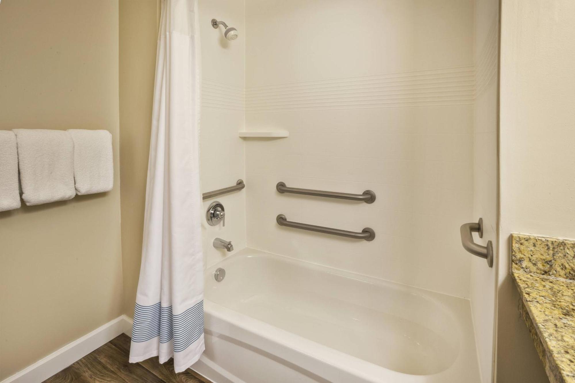 Towneplace Suites By Marriott Detroit Livonia Exterior foto