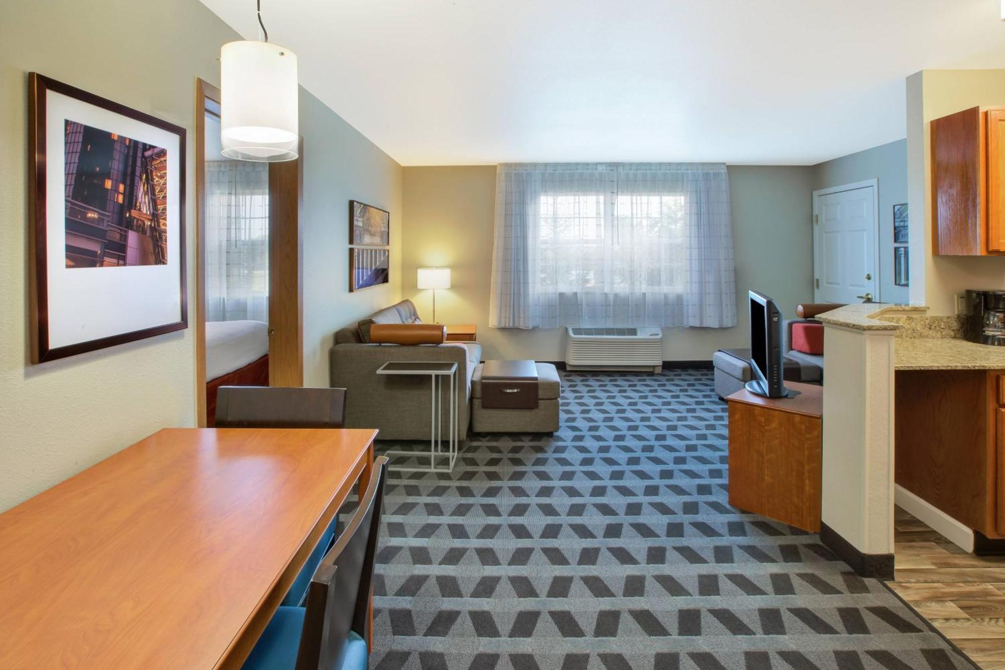 Towneplace Suites By Marriott Detroit Livonia Exterior foto